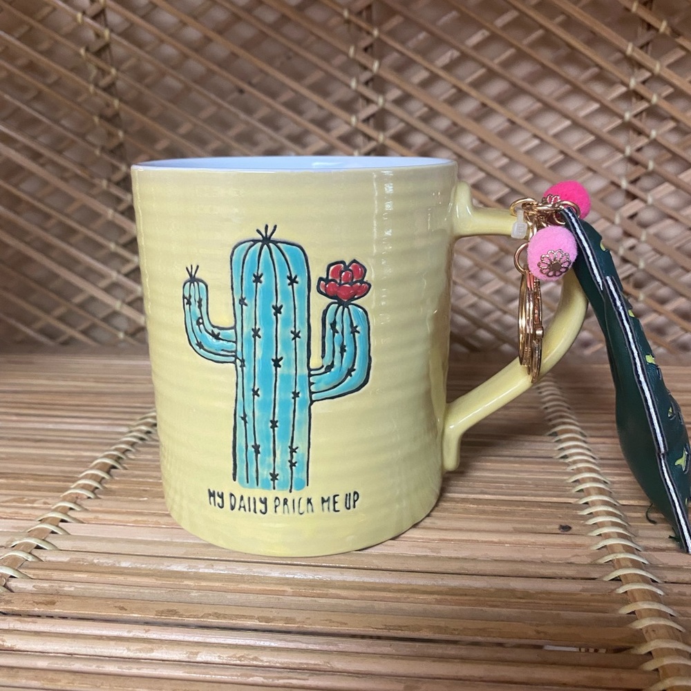 Mug & Keychain Gift Set - Picture 2 of 8